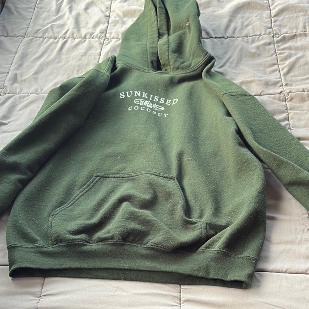 sun-kissed coconut hoodie 
no strings 
it is pilling